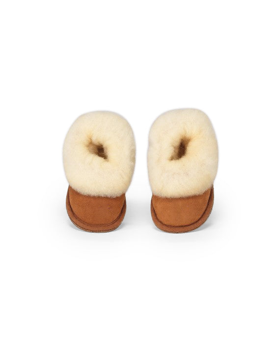 Monogrammed sheepskin slippers 2025