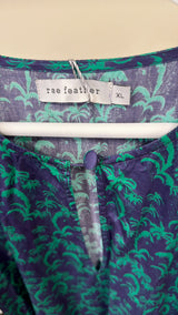 258 - NAVY GREEN PUFF SLEEVE DRESS XTRA LARGE (BUTTON BROKEN)