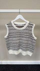 78- SAMPLE SALE CREAM AND BLACK TANK