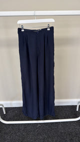 115 - SAMPLE SALE NAVY TROUSERS MEDIUM (SMALL MARK ON KNEE AND AT TOP)